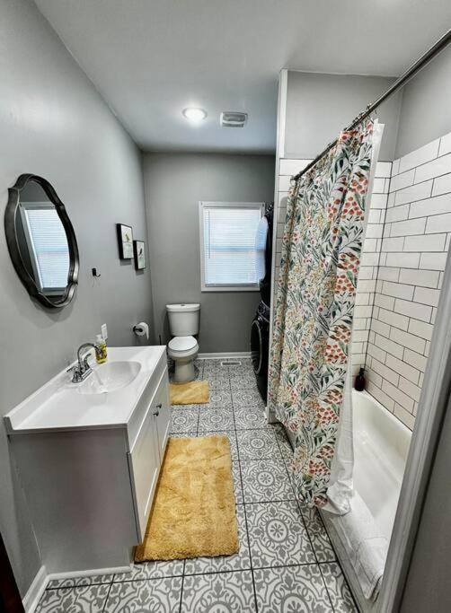 Mrs. Hughes Cottage - 2 Bedroom House W/ Parking Hamilton Εξωτερικό φωτογραφία