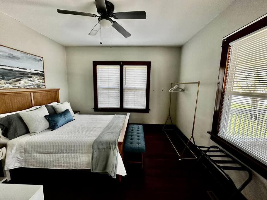 Mrs. Hughes Cottage - 2 Bedroom House W/ Parking Hamilton Εξωτερικό φωτογραφία